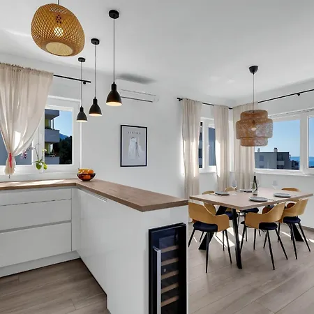 Apartment Penthouse Lena