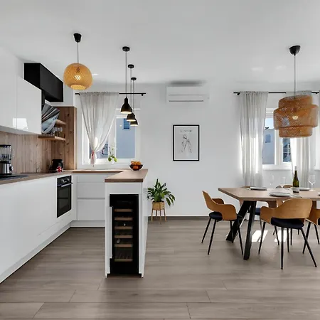 Apartment Penthouse Lena Makarska