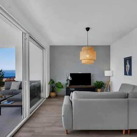 Apartment Penthouse Lena Makarska