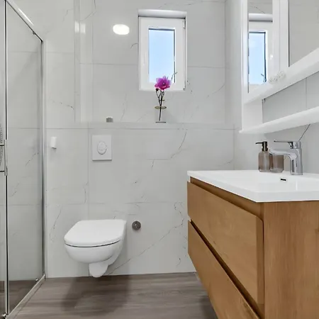 Apartment Penthouse Lena